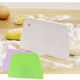Dao vét bột, dao cắt bột làm bánh - nhựa