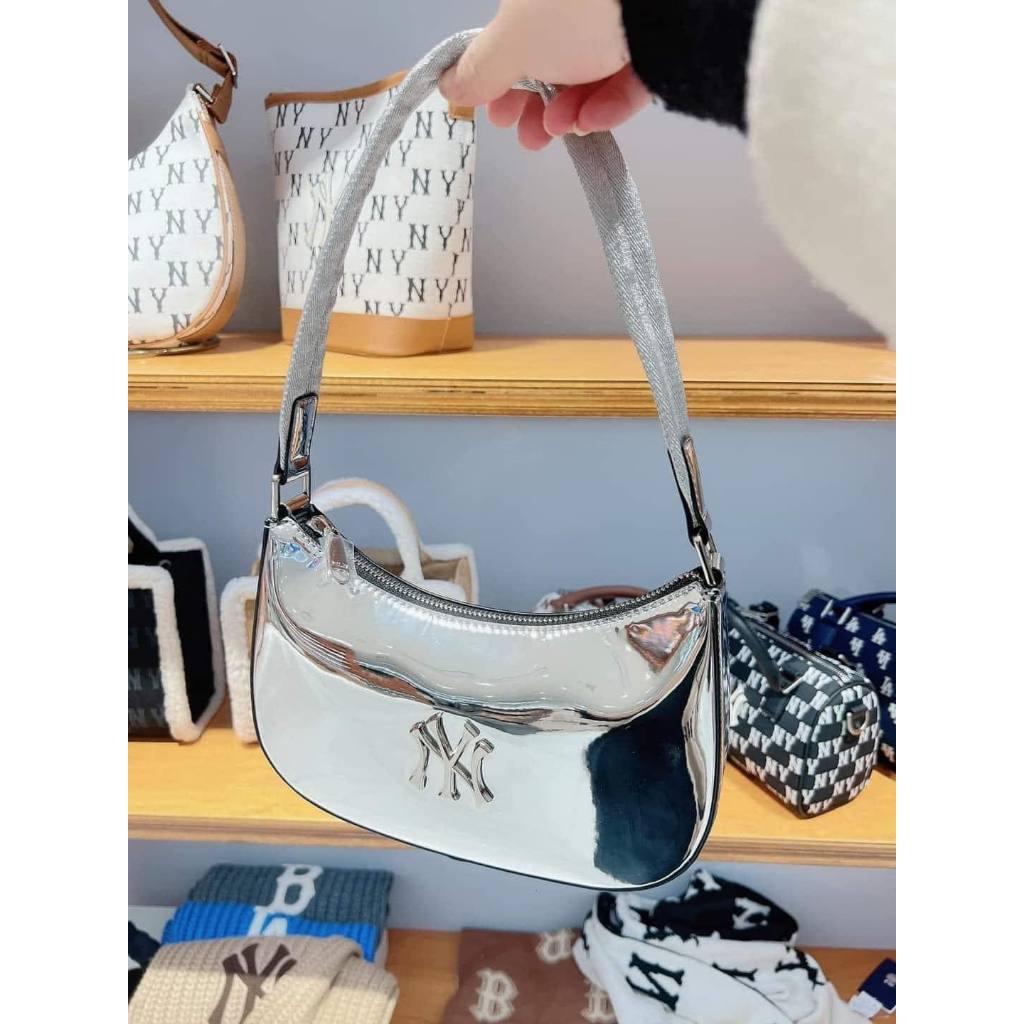 Túi MLB kẹp nách Silver Nylon bóng 2024 Tiện dụng phong cách