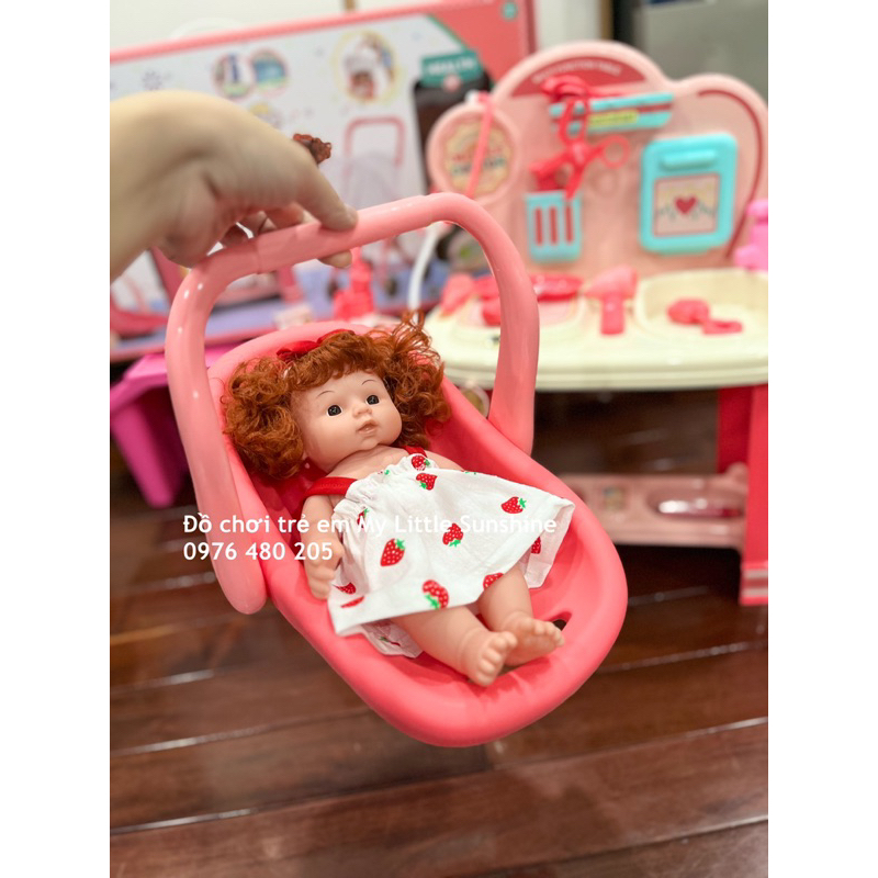 Đồ chơi bác sĩ - set chăm sóc em bé kèm phụ kiện xe đẩy và nôi xách tay em bé