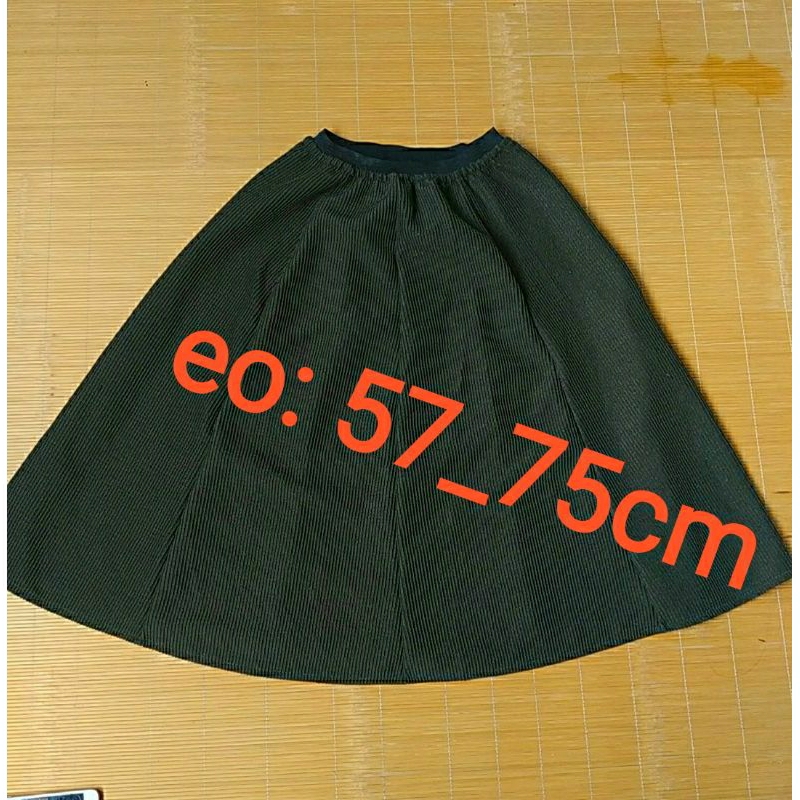 Lô chân váy len, quần giả váy si đẹp độ mới cao