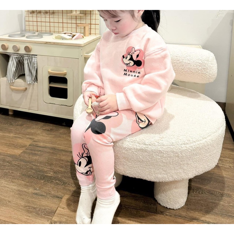 Bộ nỉ hồng in micky quần legging tăm cho bé gái