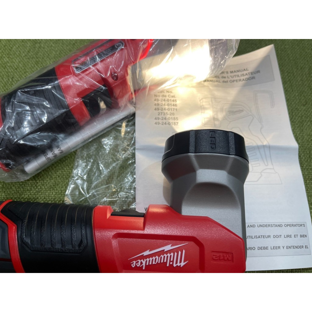 ĐÈN MILWAUKEE M12V 49-24-0146