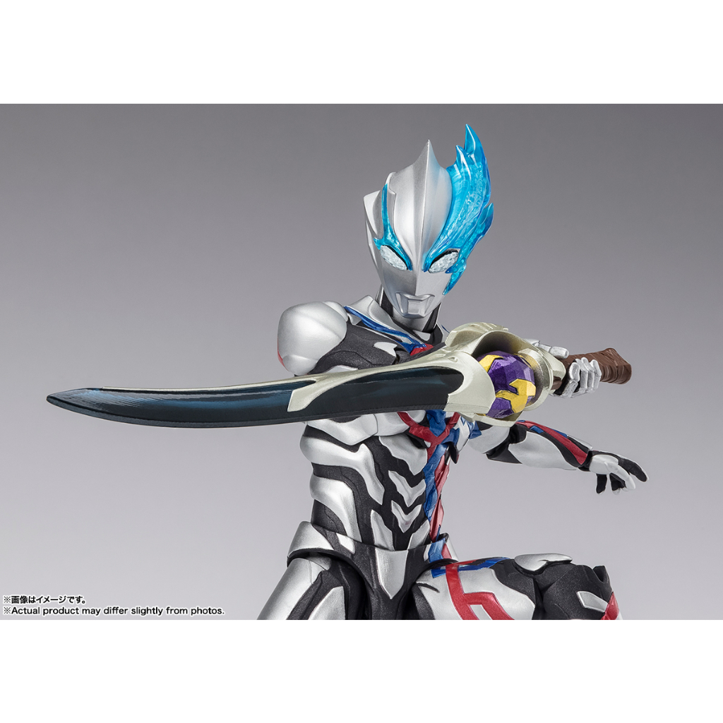 MÔ HÌNH SIÊU NHÂN ĐIỆN QUANG SHF ULTRAMAN BLAZAR