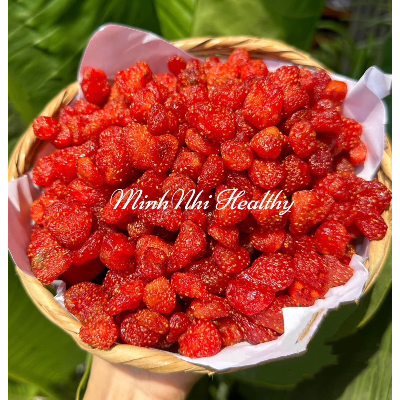 200 Gr Dâu tây sấy dẻo nguyên vị không đường Minh Nhi Shop Đẹp Da Chống Lão Hóa , Ăn vặt mẹ bầu. Chua chua ngọt ngọt
