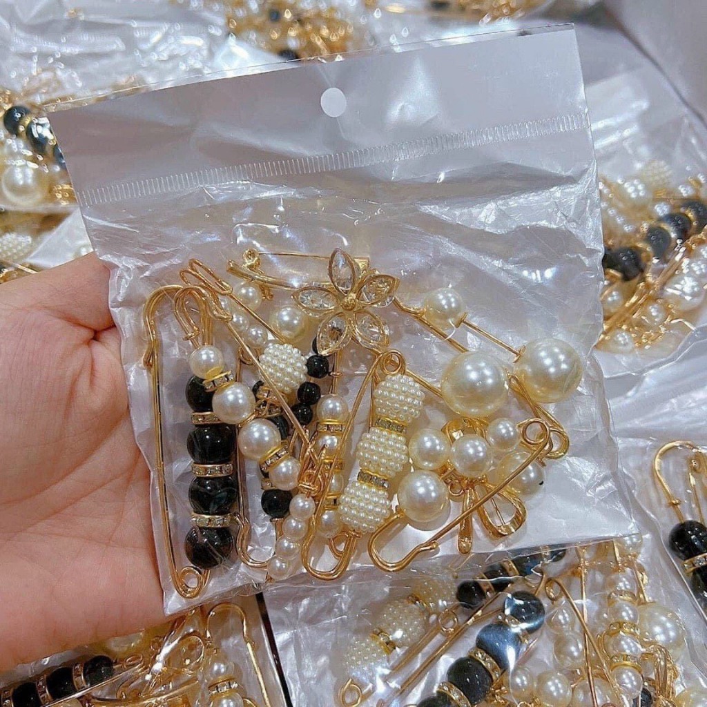Set 13 Ghim cài quần áo Cute