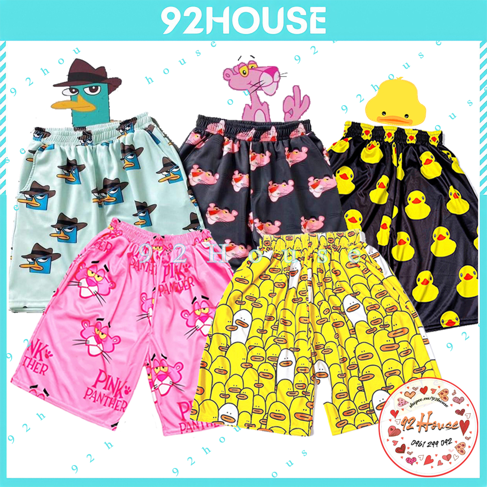 Quần đùi hoạt hình mặc nhà họa tiết báo hồng vịt vàng cute Quần short lửng cartoon unisex đồ mặc nhóm đi biển