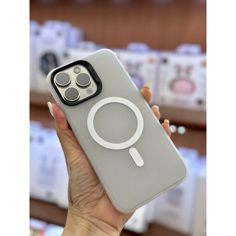 iPhone 15 Pro Max - Ốp lưng Benks nhám hỗ trợ sạc full box