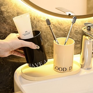 LY , CỐC NHỰA ĐÁNH RĂNG SÚC MIỆNG