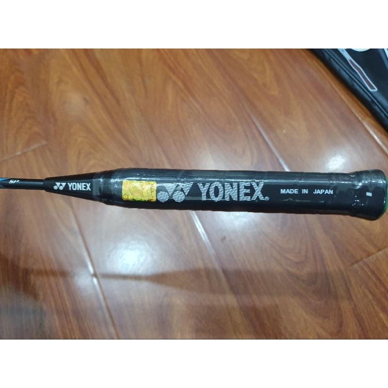 Vợt cầu lông Yonex Voltric Z Force 2 Carbon Siêu Nhẹ 4U Căng Sẵn Dây với cú smash tấn công uy lực