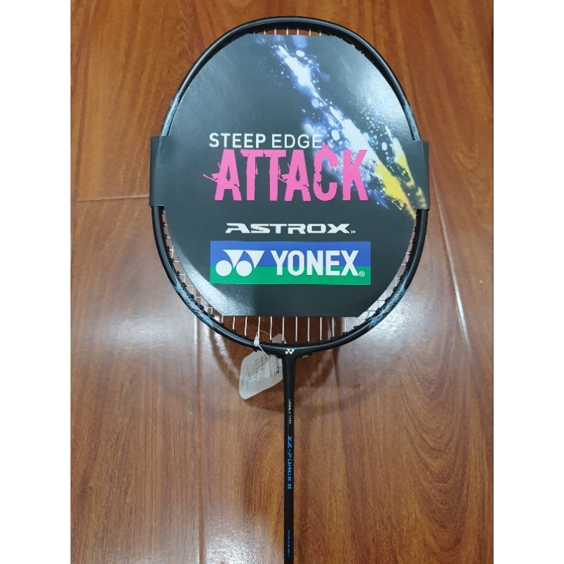 Vợt cầu lông Yonex Voltric Z Force 2 Carbon Siêu Nhẹ 4U Căng Sẵn Dây với cú smash tấn công uy lực