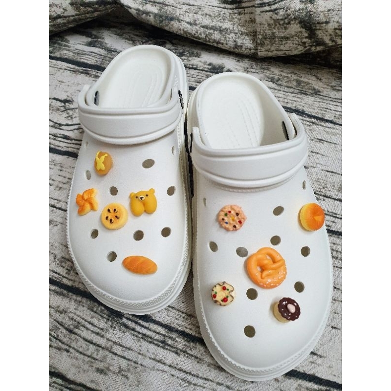 Sticker gắn dép sục, phụ kiện, jibbits, charm gắn dép cross, crors nhiều mẫu