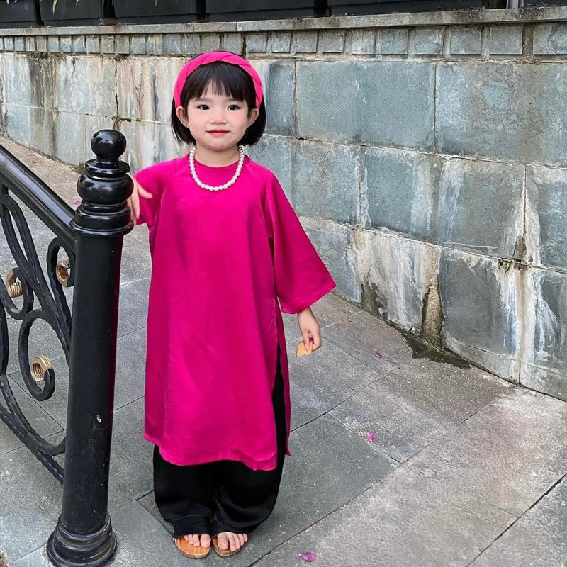 Áo dài gấm quần đen cho bé gái