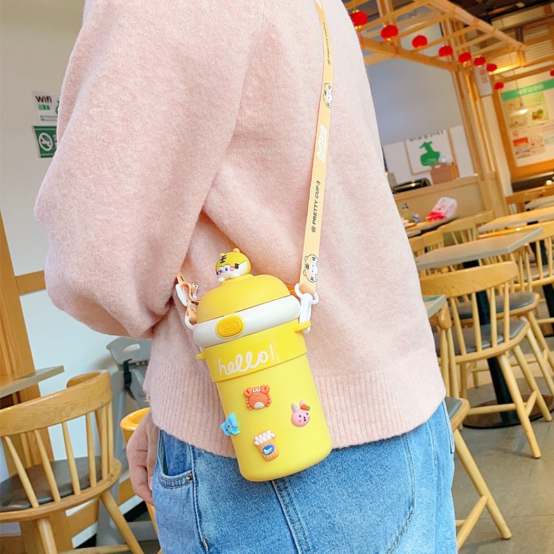 Bình Nước Giữ Nhiệt Họa Tiết Hoạt Hình Dễ Thương kèm miếng dán 3D - B14