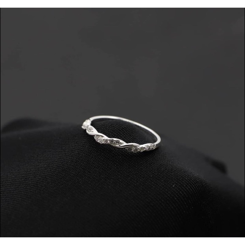 Nhẫn xoắn đính đá, Nhẫn Bạc ta.