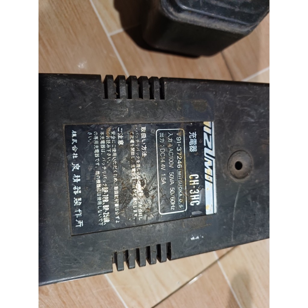Vỏ pin + Sạc CH-3HC 14.4V hàng bãi