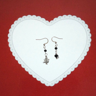 Khuyên tai charm lấp lánh ✨