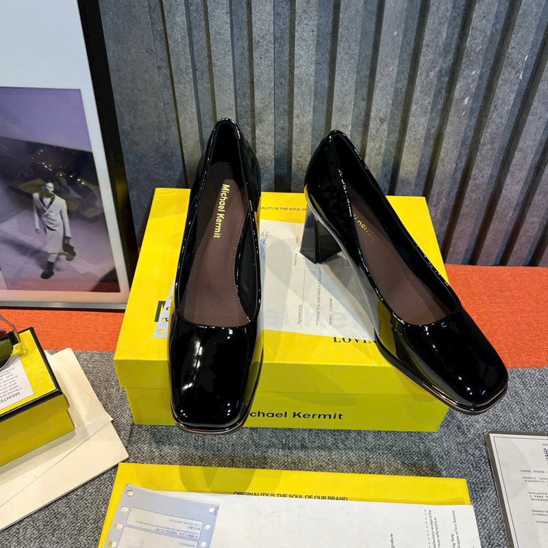 Giày cao gót mũi vuông da bóng gót trụ basic fullbox hàng quảng châu cao cấp