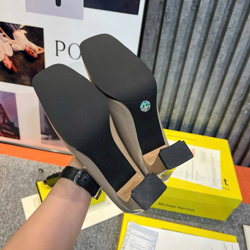 Giày cao gót mũi vuông da bóng gót trụ basic fullbox hàng quảng châu cao cấp