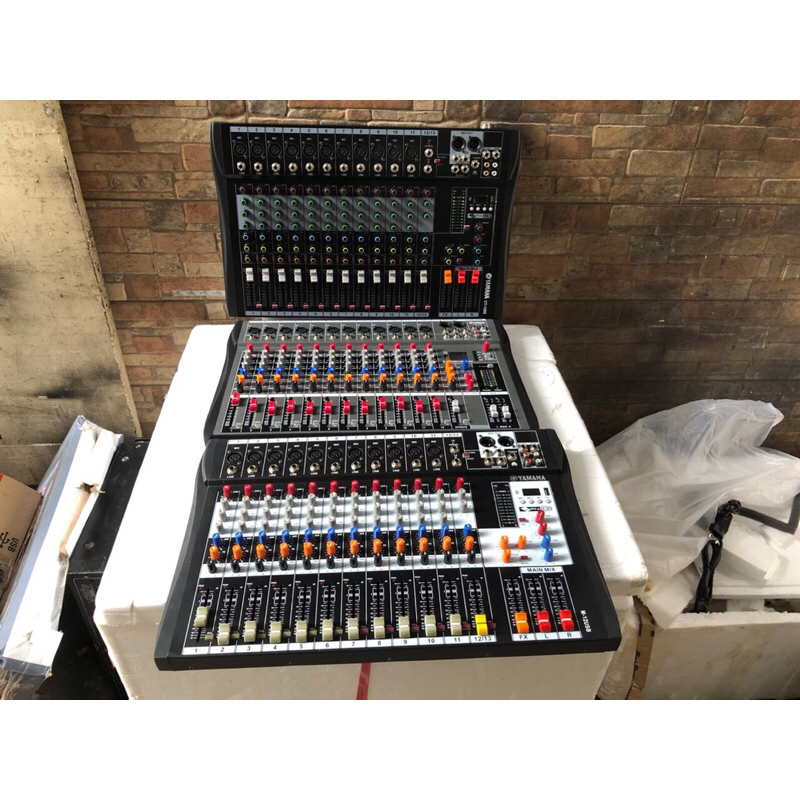 mixer yamaha 12line