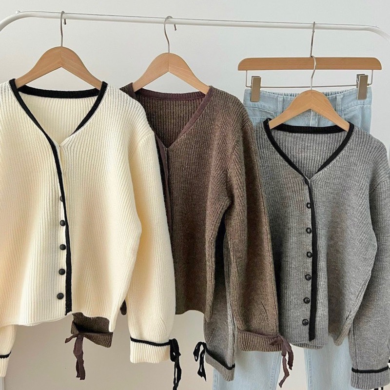 Áo khoác len nữ VMSTYLE cardigan croptop tay dài phối viền màu cài nút nơ tay dễ thương đi chơi, dạo phố 739 - KLU00036