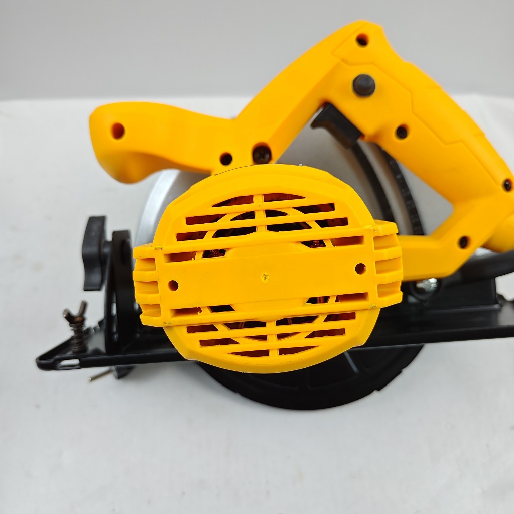Máy cắt gỗ công suất 1050w đầy đủ phụ kiện , cắt nghiêng góc 45 độ, dùng chuyên dụng tốt bảo hành 3 tháng