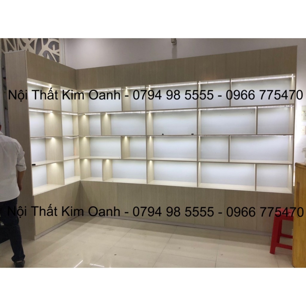 TỦ KỆ TRƯNG BÀY NHỰA ĐÀI LOAN SẴN ĐÈN LED - NHẬN THEO YÊU CẦU