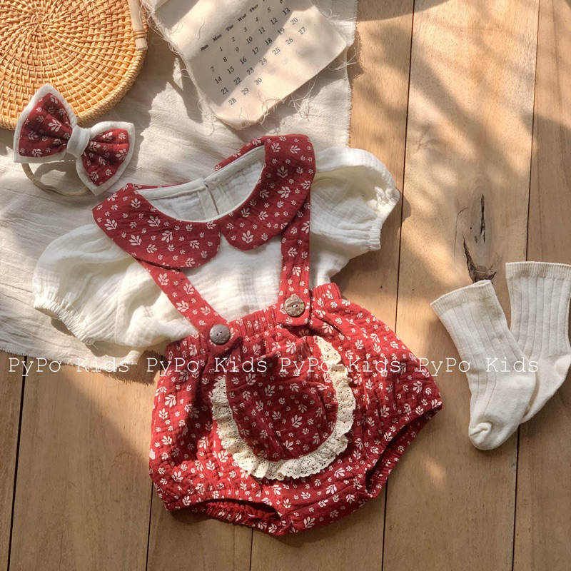Set yếm kèm áo cổ sen xô muslin mềm mại cho bé