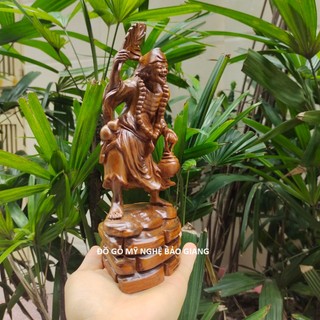 Tượng tế công gỗ bách thơm cao 21 cm