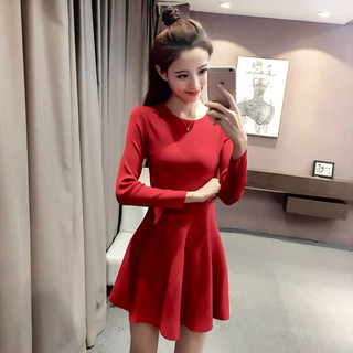 Váy len đỏ