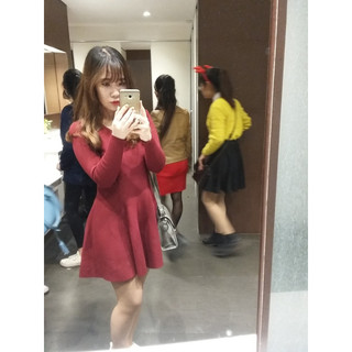 Váy len đỏ