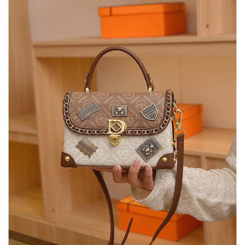 Túi Xách Nữ phối charm đeo chéo xách tay sang trọng hàngQCCC