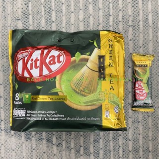 Bánh xốp phủ socola Kitkat Trà xanh gói 136g (8 thanh x 17g)