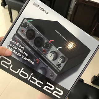 Bộ livestream, thu âm cực hay Soundcard Rubix 22 Roland + Micro AT2020