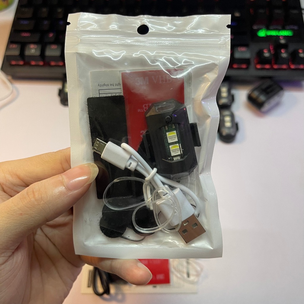 Đèn Led Di Động 7 Màu Sắc 34 Chế Độ Nháy Cáp Sạc Usb phiên bản nâng cấp mới MSP02