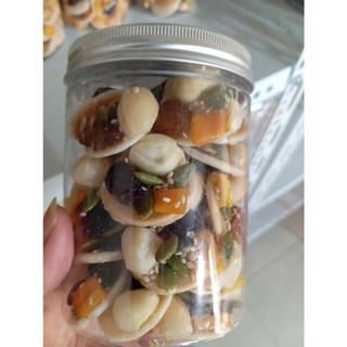 bánh đồng tiền mix hạt macca