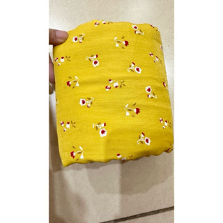 Vải đũi tằm hoa nhí vàng