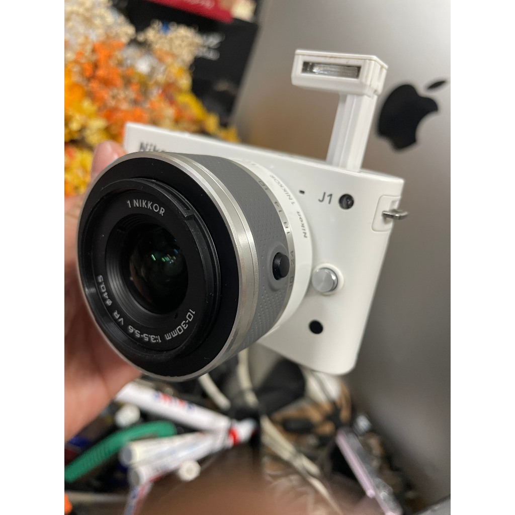 Máy ảnh Nikon J1 kèm lens 10-30VR giá rẻ