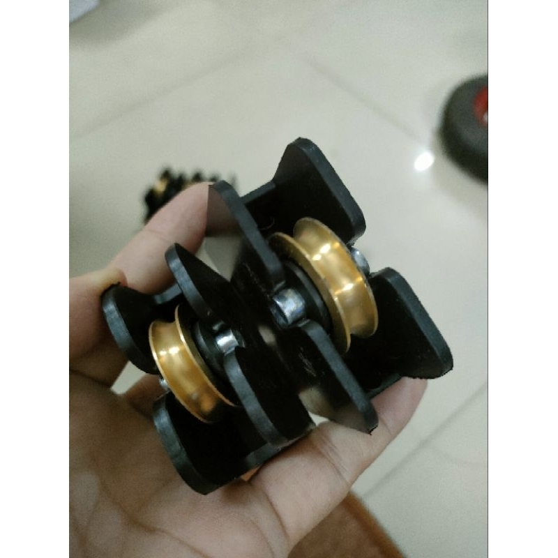 10 cái Bánh xe thau cửa lùa nhôm