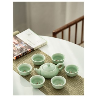 Bộ ấm cá chép 3D TRÀ VŨ 7 món ( gồm 6 chén + 1 ấm trà + hộp quà tặng )