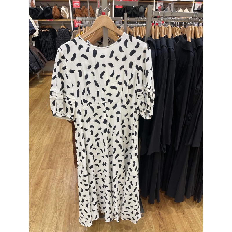 Đầm uniqlo đang sale 590k size SML