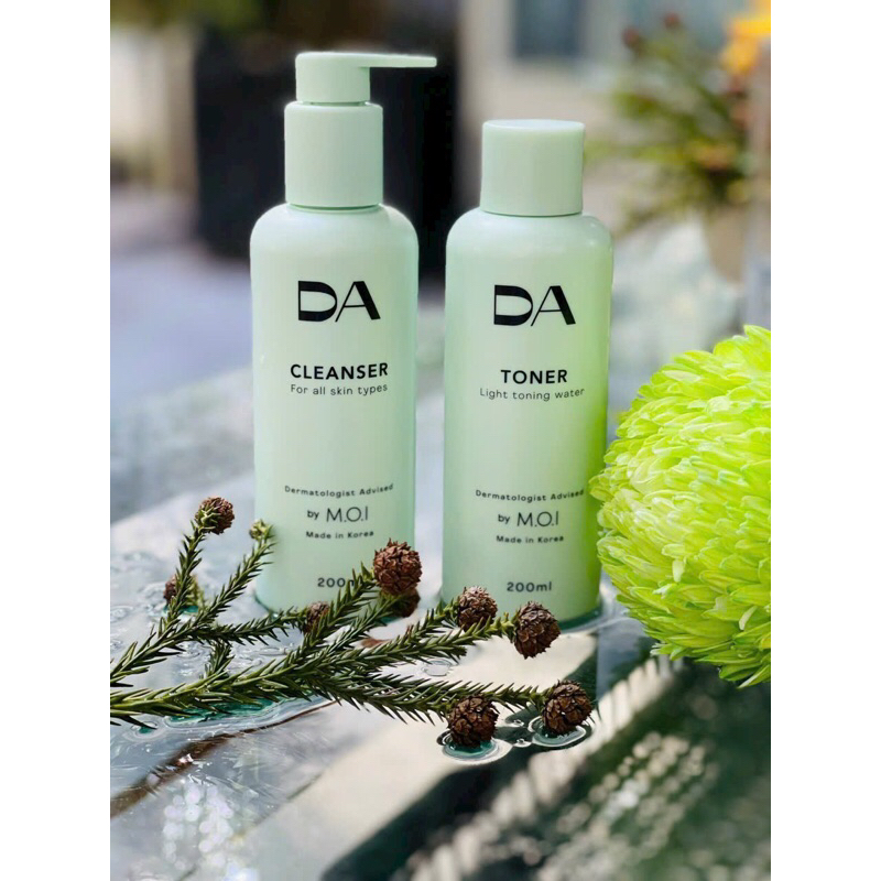 COMBO Sữa rửa mặt + Toner nước thần 5in1 MOICosmetics