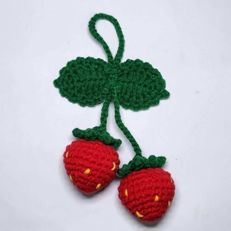 Móc khóa dâu và hoa móc len siêu cute