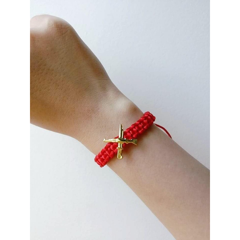 Vòng tay chỉ đỏ may mắn
