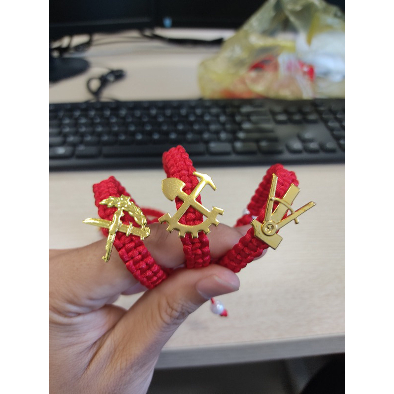 Vòng tay chỉ đỏ may mắn