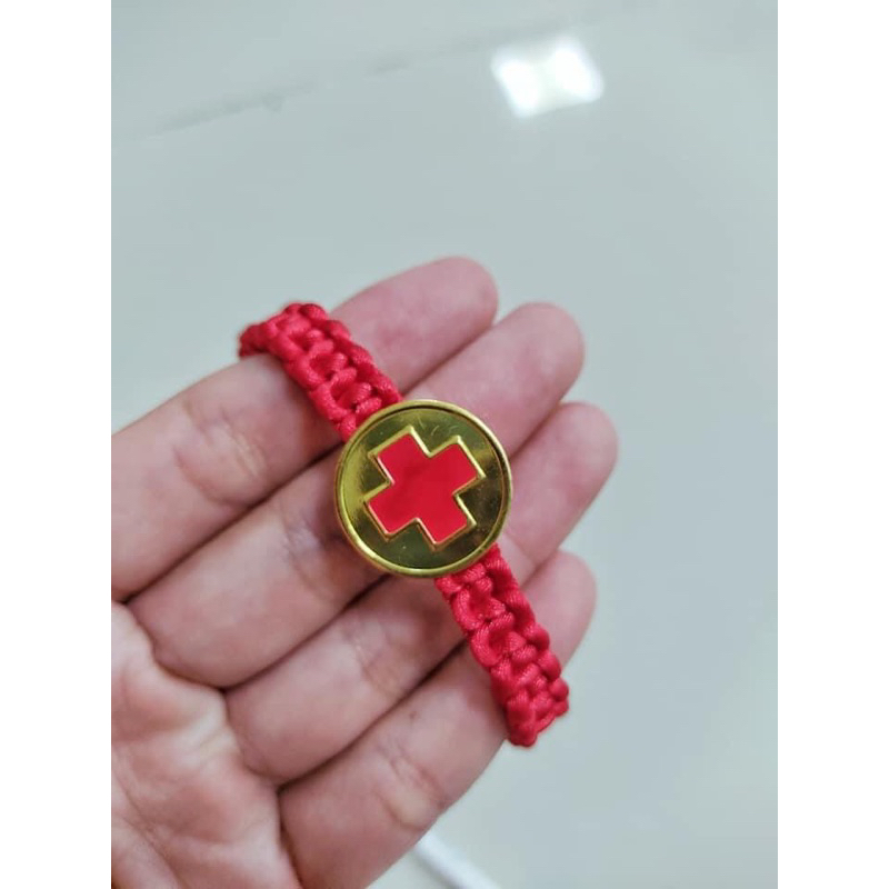 Vòng tay chỉ đỏ may mắn