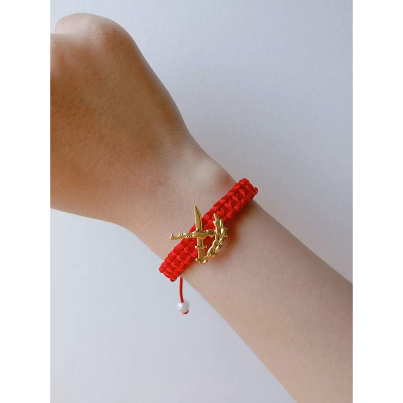 Vòng tay chỉ đỏ may mắn