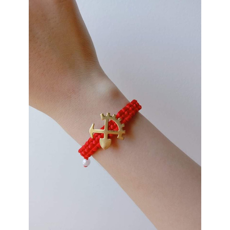 Vòng tay chỉ đỏ may mắn