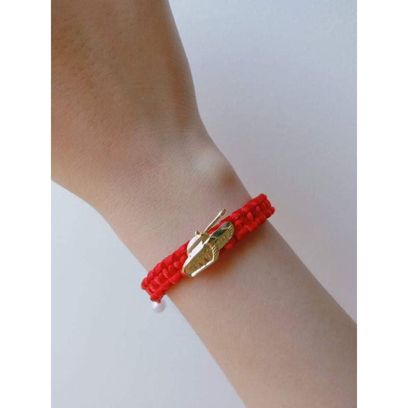 Vòng tay chỉ đỏ may mắn