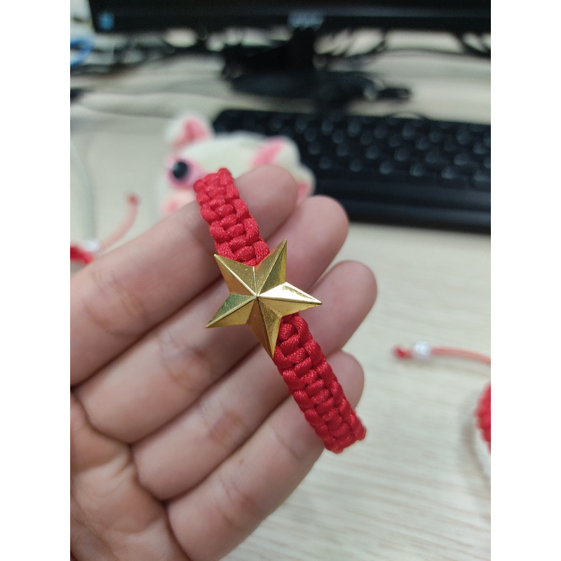 Vòng tay chỉ đỏ may mắn