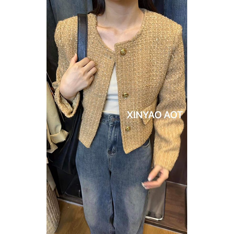 9150 ÁO DẠ TWEED CỔ TRÒN CÚC VÀNG HAI NẮP TÚI BÊN